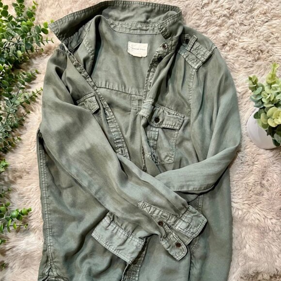 American Eagle Green Boyfriend Fit Button-Up Shirt – Size S - Picture 1 of 3
